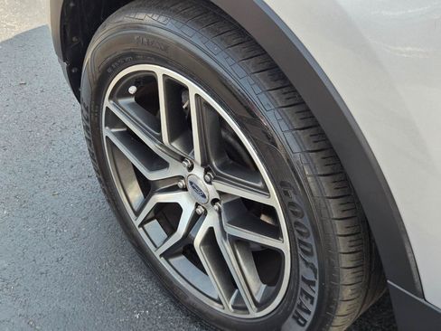 Used 2018 Ford Explorer Sport w/ Equipment Group 401A AWD/4WD image 11