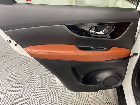 Used 2019 Nissan Rogue SL w/ Premium Package AWD/4WD image 33
