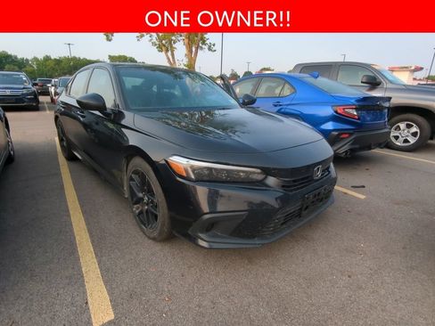 Used 2023 Honda Civic Sport image 3