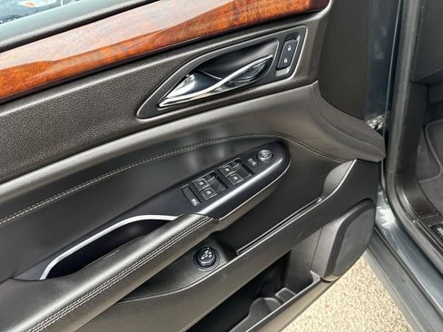 Used 2015 Cadillac SRX Luxury w/ Driver Awareness Package FWD image 15