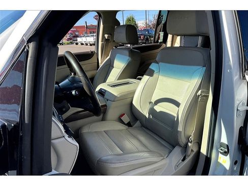 Used 2019 GMC Yukon XL Denali w/ Denali Ultimate Package image 28