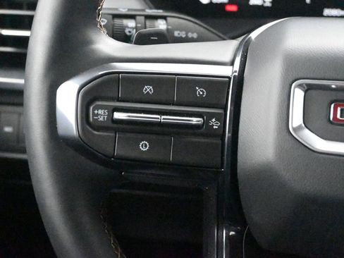 Used 2026 GMC Acadia AT4 image 42