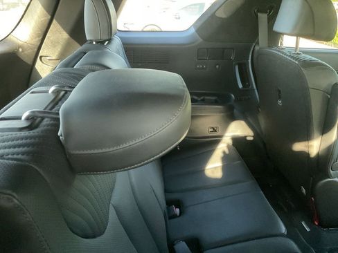Used 2024 Hyundai Palisade Calligraphy image 6