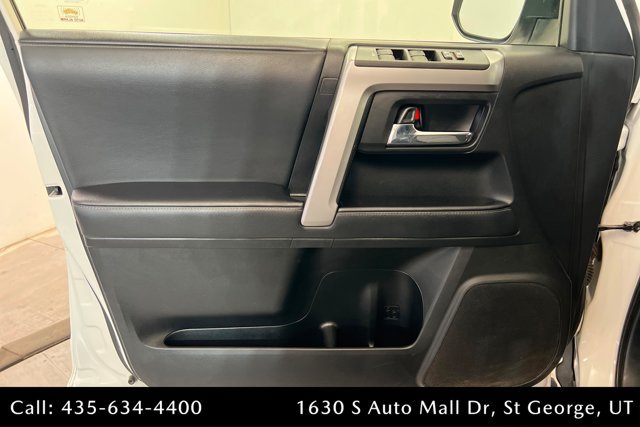 Used 2020 Toyota 4Runner SR5 AWD/4WD image 14