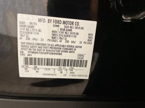 Used 2023 Ford Explorer XLT RWD image 30