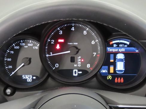 Certified 2026 Porsche Macan AWD/4WD image 16