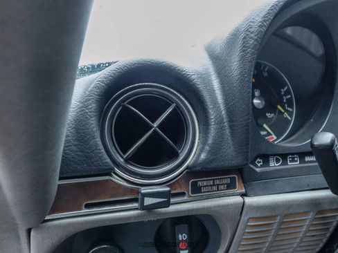 Used 1987 Mercedes-Benz 560 SL image 45