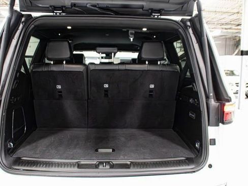 Used 2025 Jeep Wagoneer Series II w/ 8-Passenger Seating Package image 13