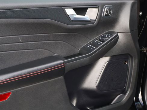 Used 2023 Ford Escape ST-Line Elite w/ Premium Technology Package image 17