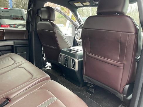 Used 2015 Ford F150 Platinum w/ Equipment Group 701A Luxury image 36