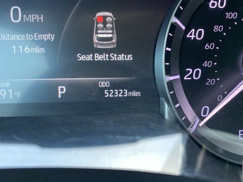 Used 2023 Toyota Highlander XLE image 6