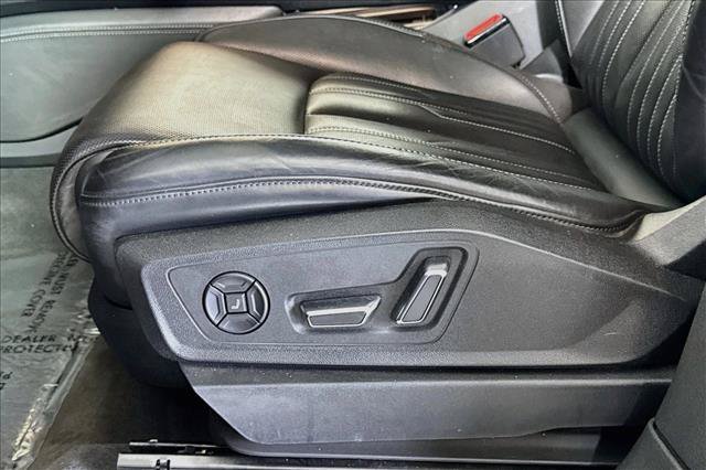 Used 2019 Audi e-tron Prestige w/ Prestige Package AWD/4WD image 18