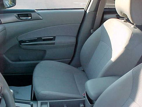 Used 2011 Subaru Forester 2.5X Premium w/ All-Weather Pkg image 13