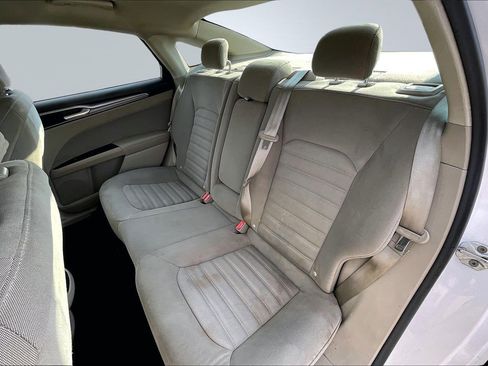 Used 2017 Ford Fusion SE image 20