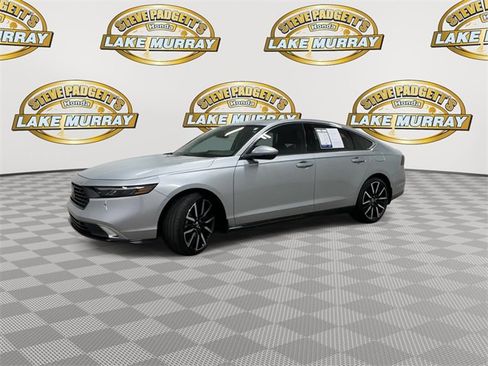 Used 2024 Honda Accord Touring image 7