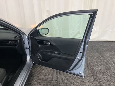 Used 2017 Honda Accord LX image 20