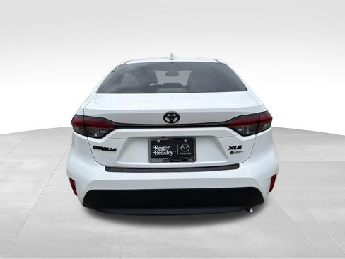 Used 2026 Toyota Corolla XLE FWD image 6