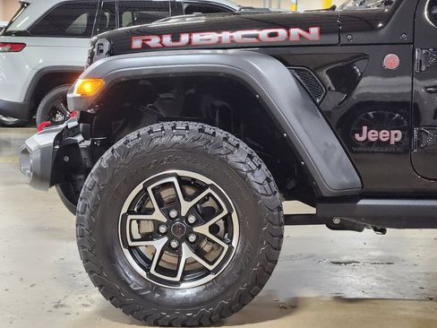 Used 2024 Jeep Wrangler Unlimited Rubicon w/ Safety Group AWD/4WD image 5