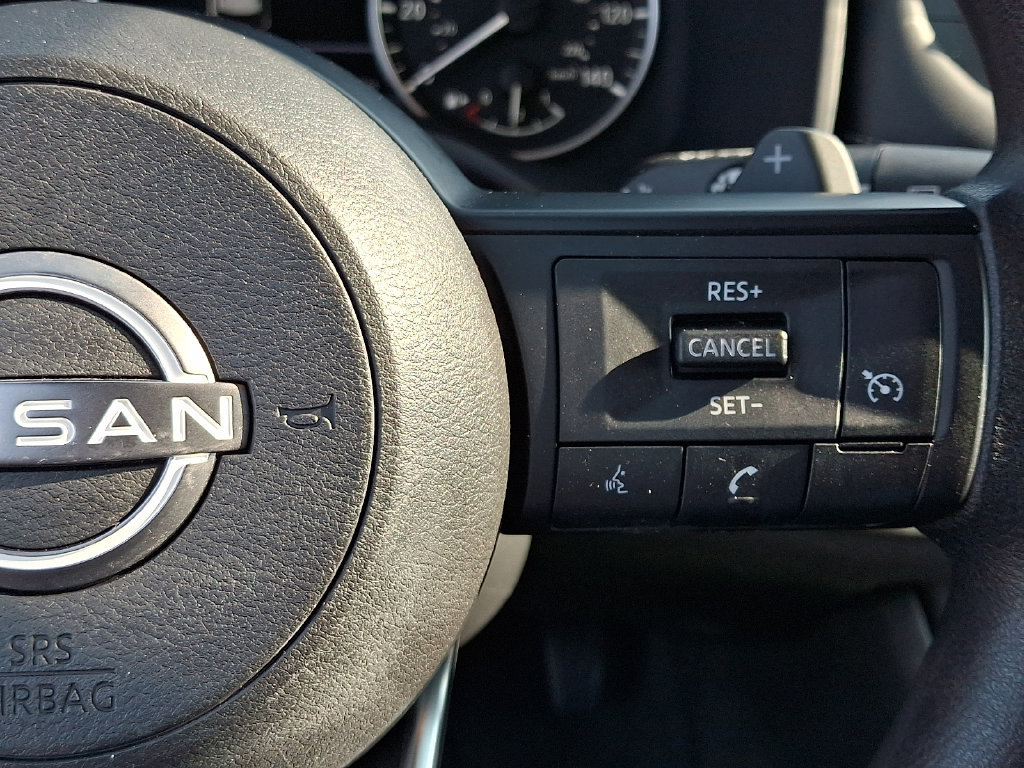 Used 2023 Nissan Rogue S AWD/4WD image 22