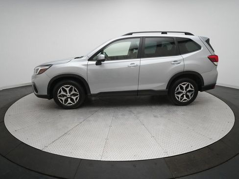 Used 2020 Subaru Forester Premium image 25