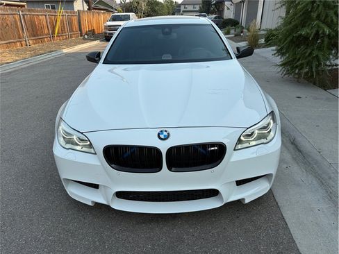Used 2015 BMW M5 RWD image 50