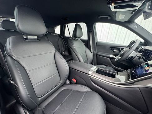 Used 2025 Mercedes-Benz GLC 300 image 34