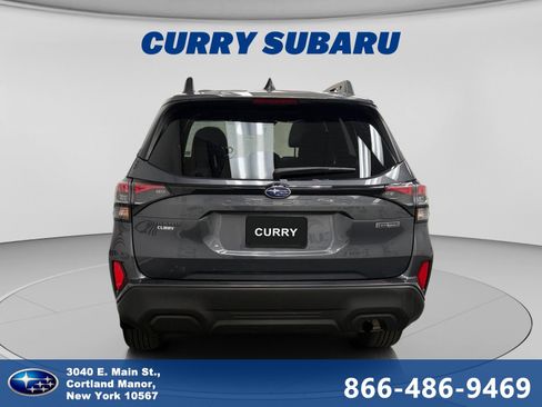 Used 2025 Subaru Forester Premium AWD/4WD image 4