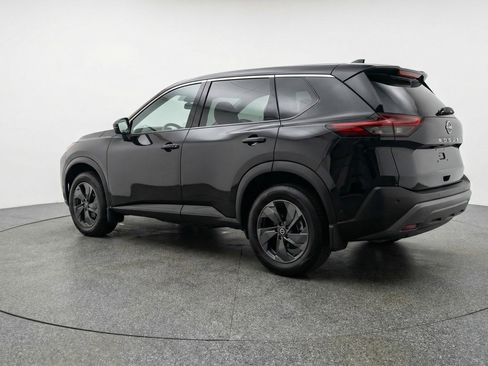 Used 2025 Nissan Rogue SV image 6