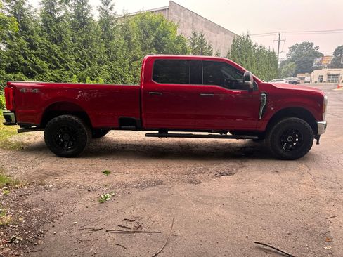 Used 2023 Ford F350 XLT w/ Snow Plow/Camper Package AWD/4WD image 19