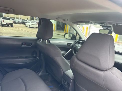 Used 2022 Toyota Corolla Cross LE AWD/4WD image 16