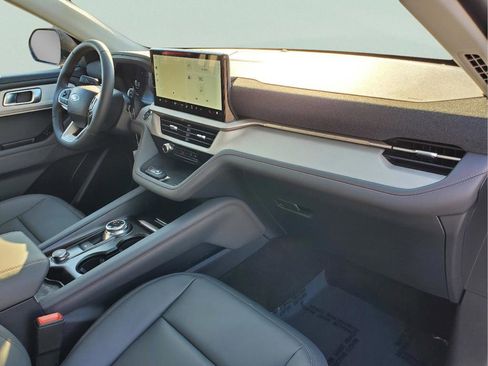 New 2025 Ford Explorer Active w/ Active Comfort Package image 17