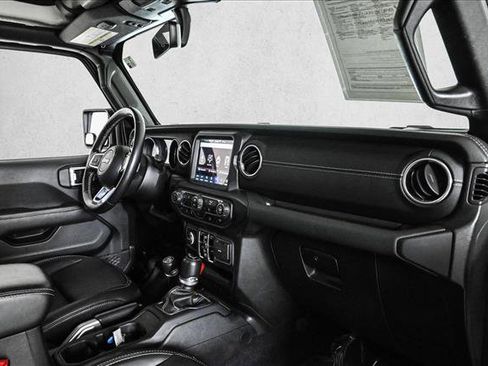 Used 2020 Jeep Wrangler Unlimited Sahara image 21
