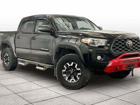 Used 2023 Toyota Tacoma TRD Off-Road w/ TRD Premium Off Road Package image 2