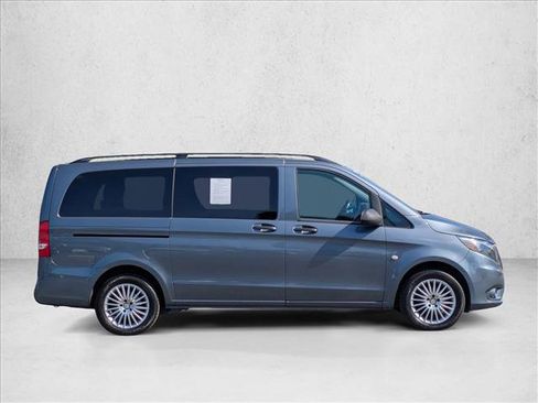 Used 2016 Mercedes-Benz Metris Passenger image 4