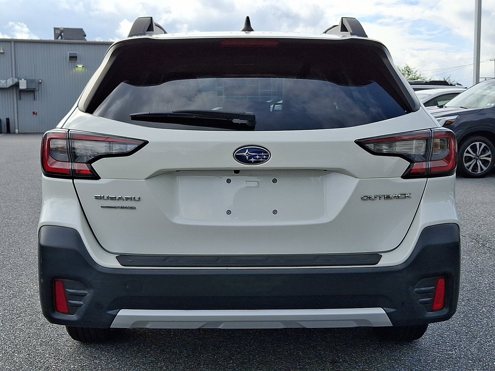 Used 2022 Subaru Outback Limited AWD/4WD image 5