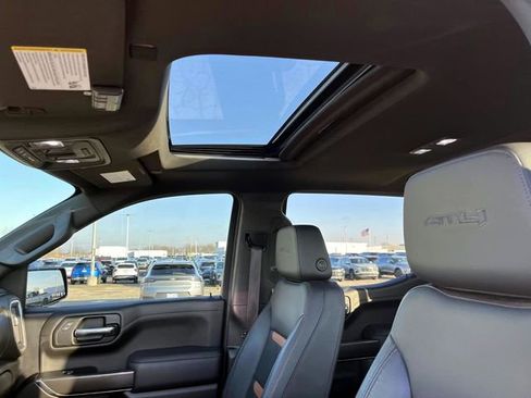 Certified 2022 GMC Sierra 1500 AT4 w/ AT4 Premium Package image 23