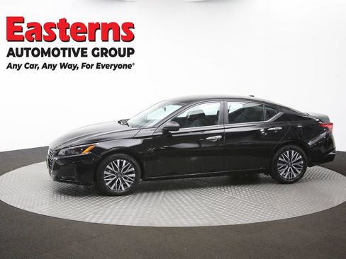 Used 2025 Nissan Altima 2.5 SV FWD image 56