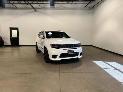 Used 2018 Jeep Grand Cherokee Trackhawk AWD/4WD image 1