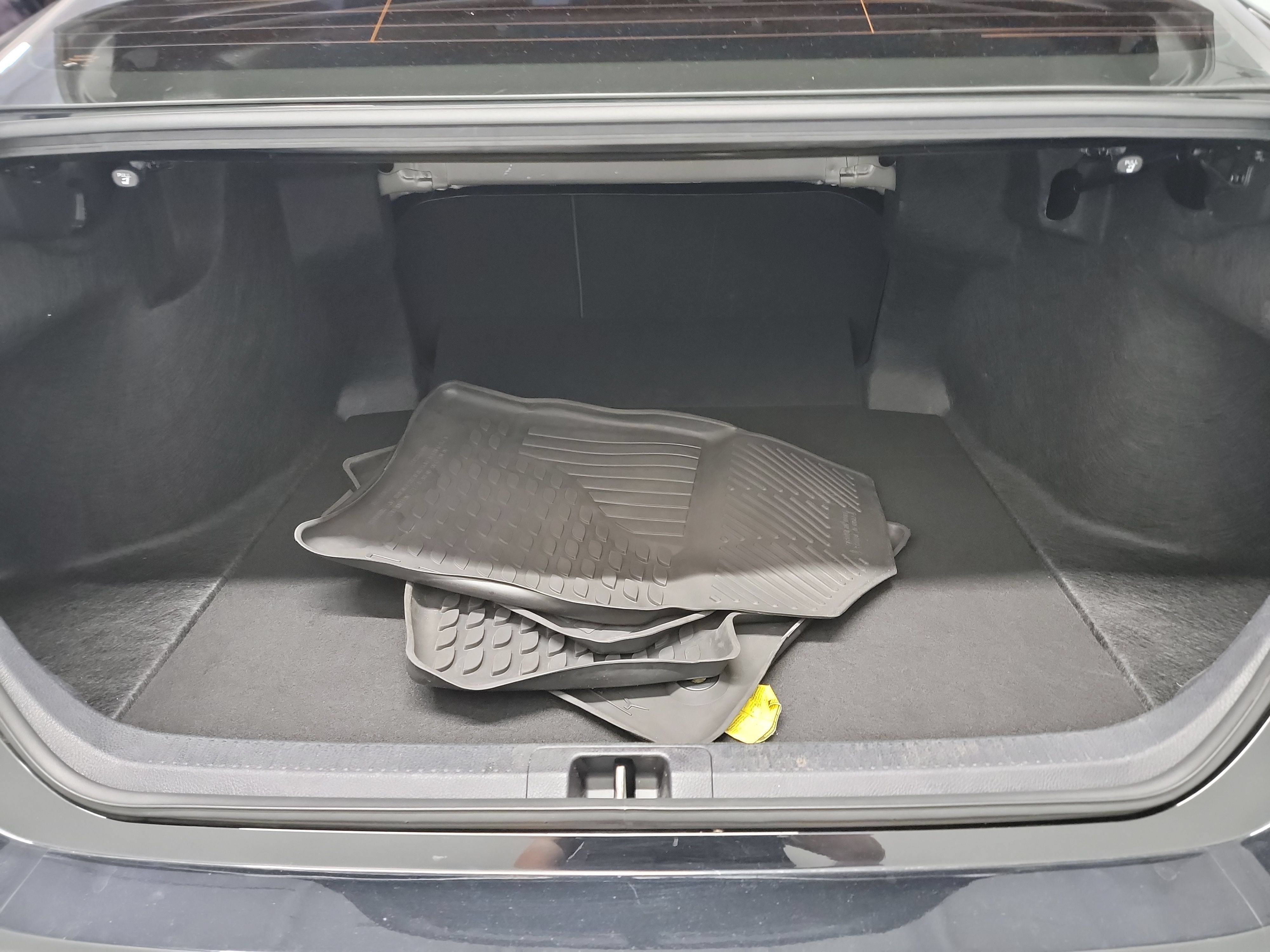 Used 2023 Toyota Camry SE w/ Convenience Package FWD image 26