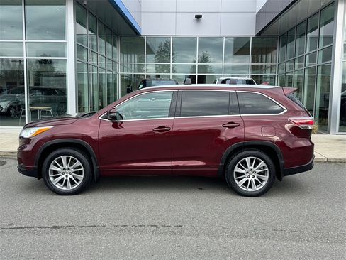 Used 2015 Toyota Highlander XLE image 34