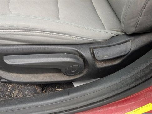 Used 2017 Hyundai Elantra SE image 16