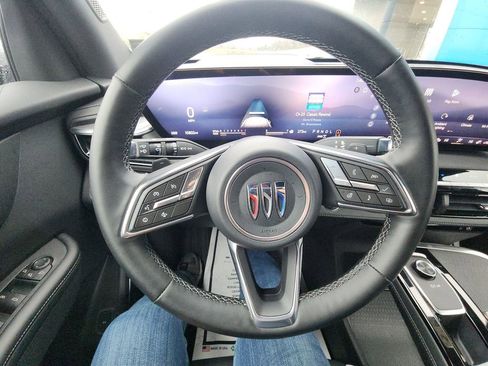Used 2025 Buick Enclave Preferred image 14