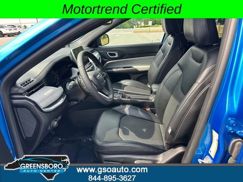 Used 2025 Jeep Compass Latitude AWD/4WD image 11