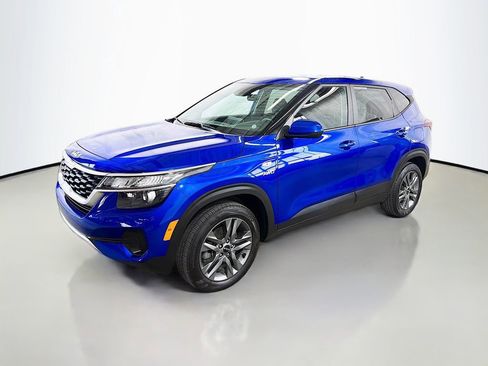 Used 2023 Kia Seltos LX image 5