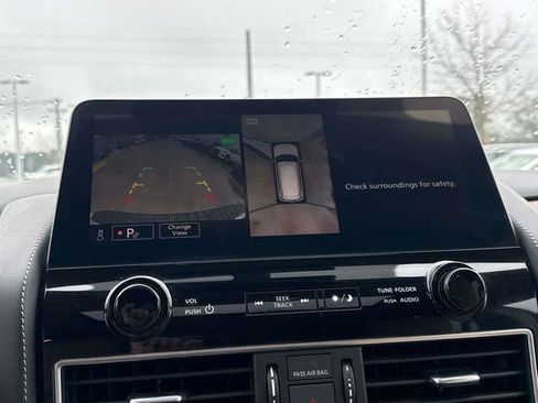 Used 2024 Nissan Armada SL w/ Captain's Chairs Package image 31