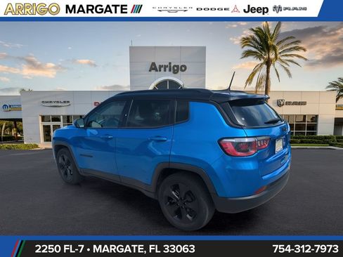 Used 2018 Jeep Compass Latitude w/ Popular Equipment Group FWD image 8