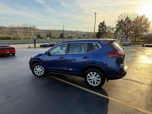 Used 2018 Nissan Rogue S image 6
