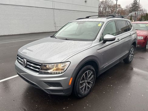 Used 2020 Volkswagen Tiguan SE w/ Panoramic Sunroof Package image 1