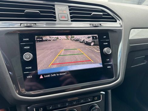 Used 2020 Volkswagen Tiguan SE AWD/4WD image 20