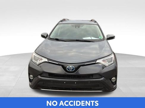 Used 2017 Toyota RAV4 XLE w/ Convenience Package AWD/4WD image 11